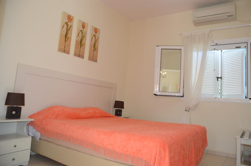 Dion Zois Apartment Финикунда Екстериор снимка